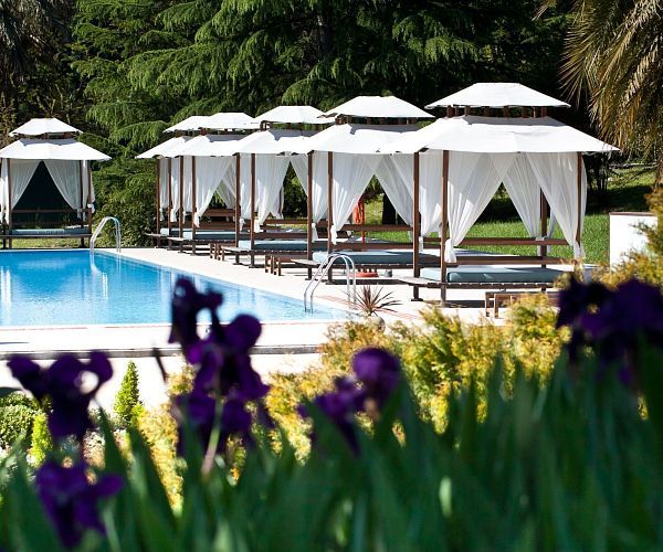 Бассейны и wellness